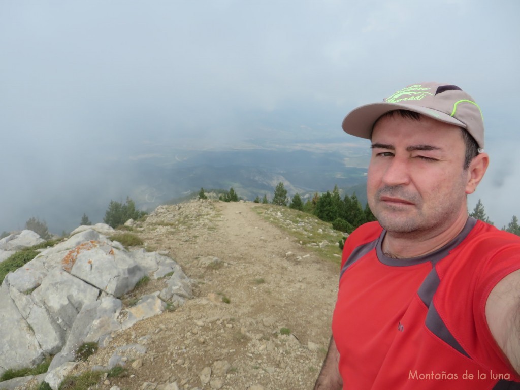 Joaquín en la cima de Les Penyes Altes de Moixeró, 2.279 mts.